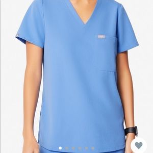 Catarina one pocket top in ceil blue